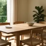 Tavoli allungabili per zone pranzo luminose: la particolarità che migliora anche la circolazione dell’aria